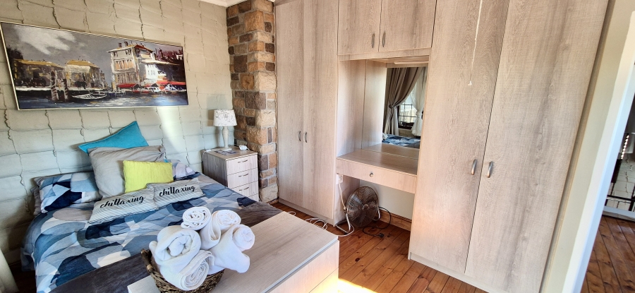 5 Bedroom Property for Sale in Flamingo Vlei Western Cape